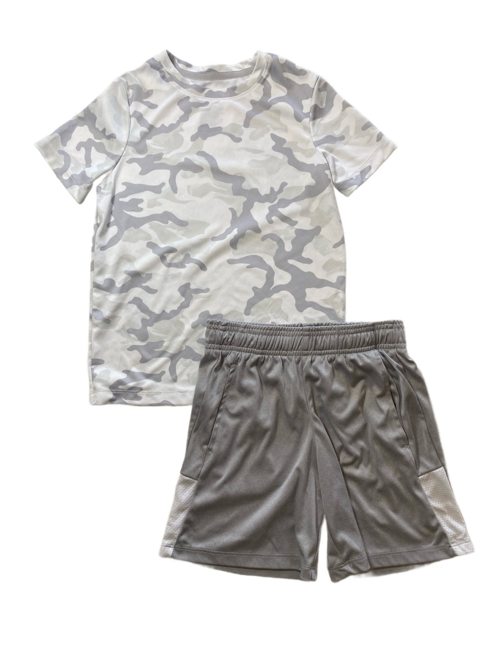 all in motion White and Gray Youth Active Tee & Shorts Size 6/7